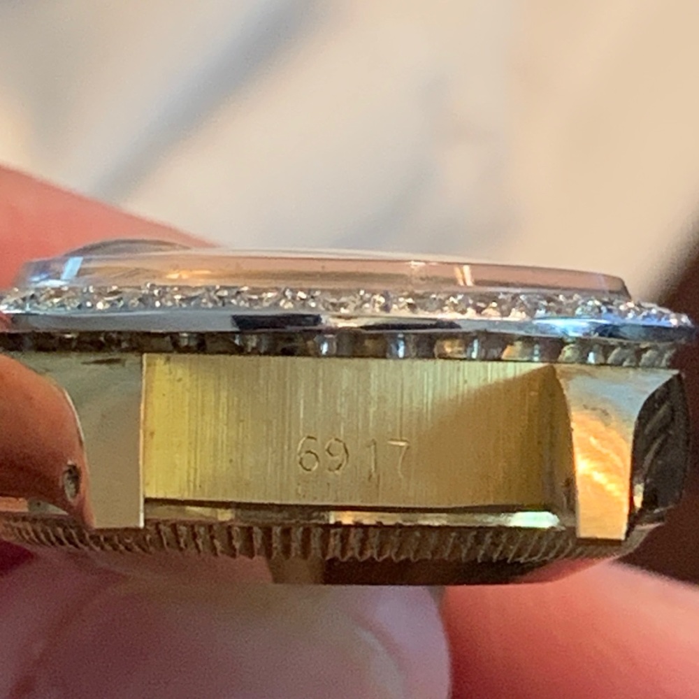 1981 Vintage 26mm Rolex 18k Gold Diamond bezel - Picture 3 of 5